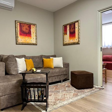 Home Away From Home Apartment Durrës Esterno foto