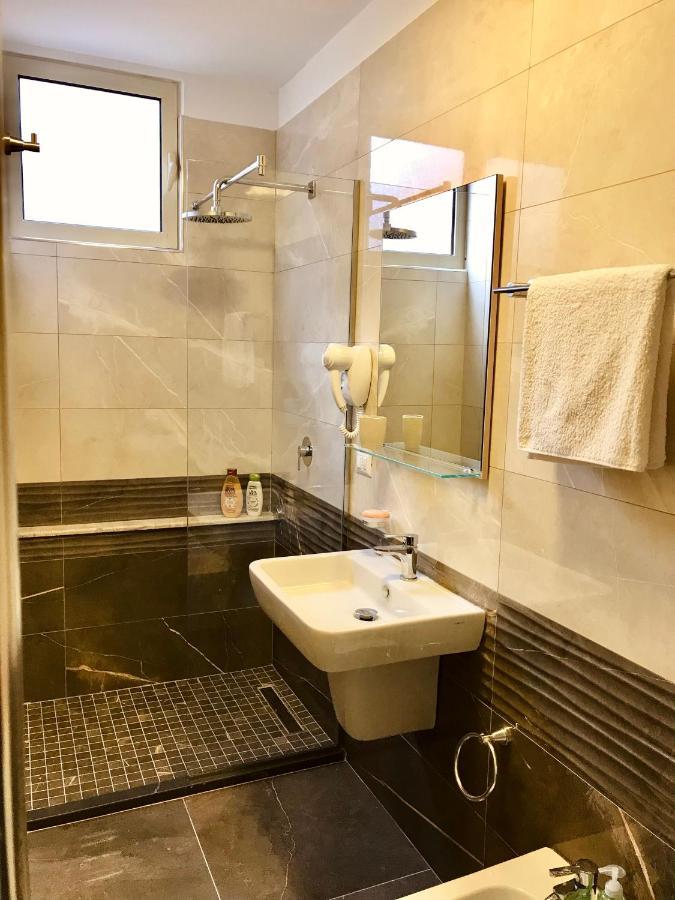 Home Away From Home Apartment Durrës Esterno foto